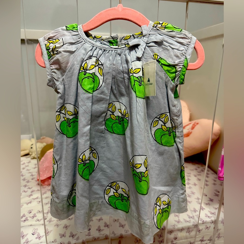 Baby Gap dress with bloomers, brand new with tag.
